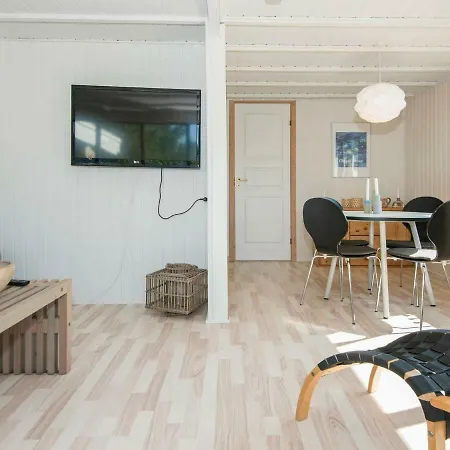 4 Person In Fan By Traum *